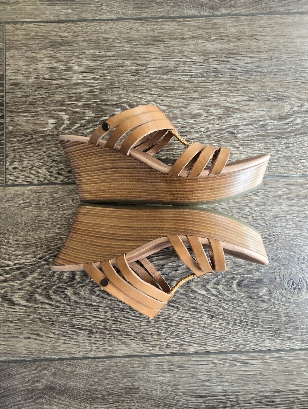 UGG Mattie Strappy Leather Platform Wedge Sandals Woven Boho Size 7.5 - Picture 8 of 9